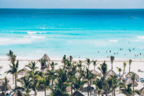 Отель Hotel NYX Cancun  Канку́н 